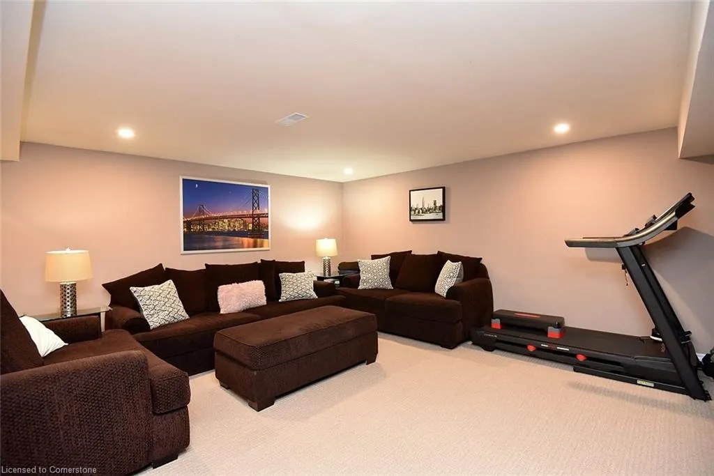 210 Claudette Gate