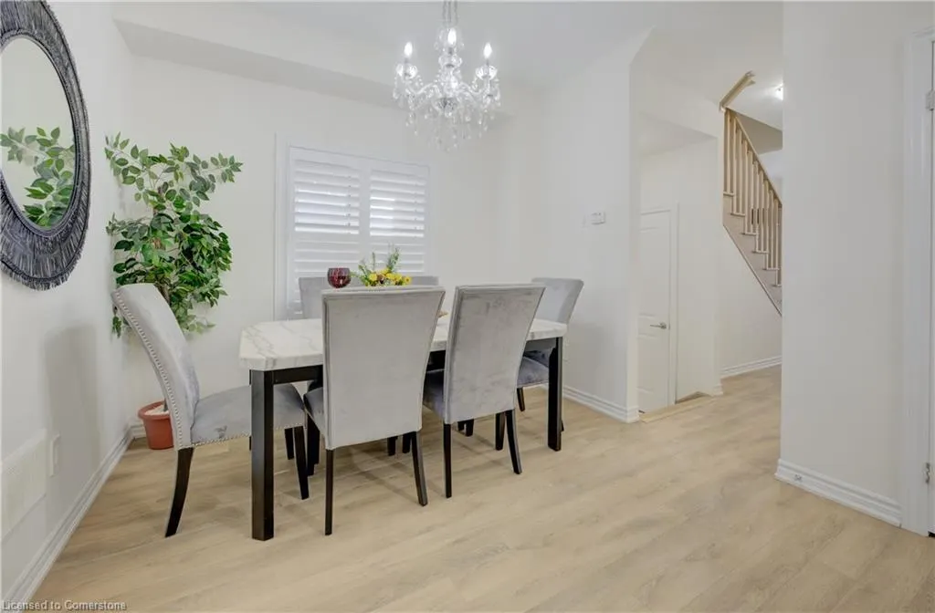 8 Whitton Drive