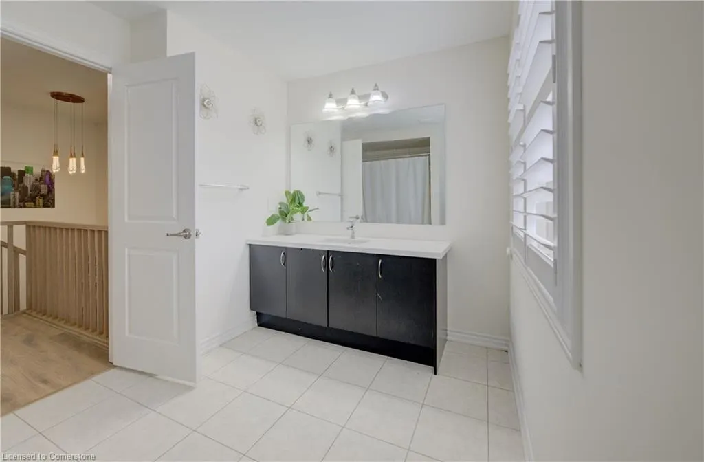 8 Whitton Drive