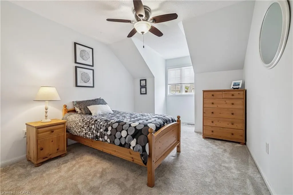 5186 Ravine Crescent