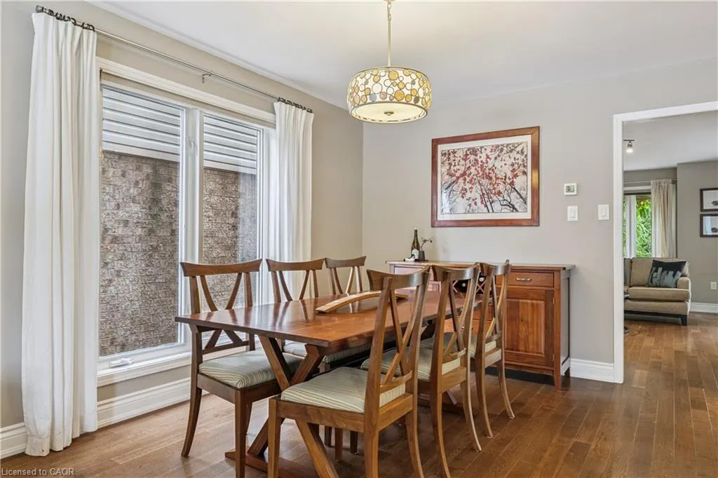 5186 Ravine Crescent