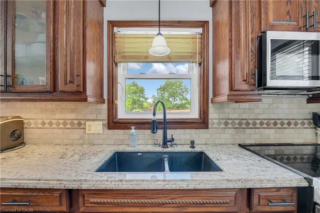 446 East 36th Street