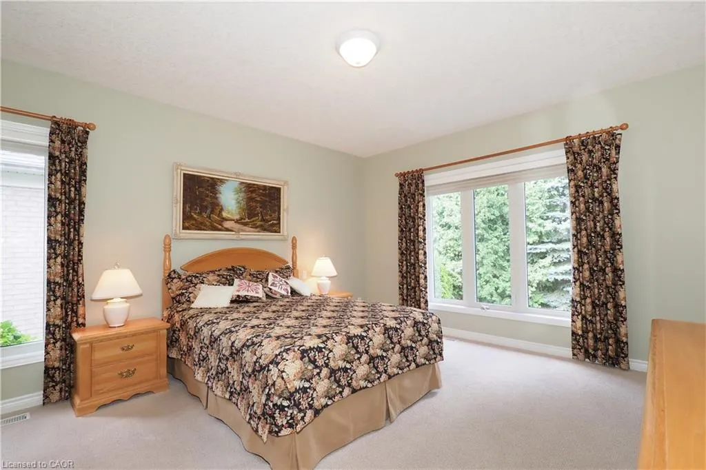 212 The Lions Gate