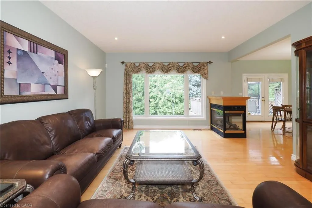 212 The Lions Gate