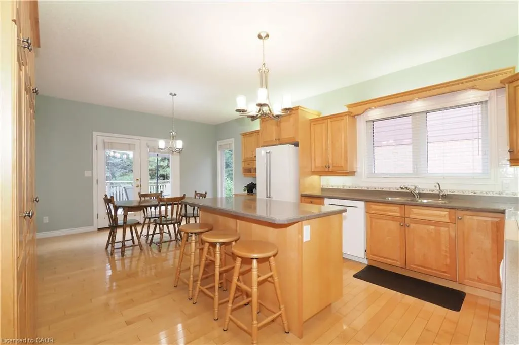 212 The Lions Gate