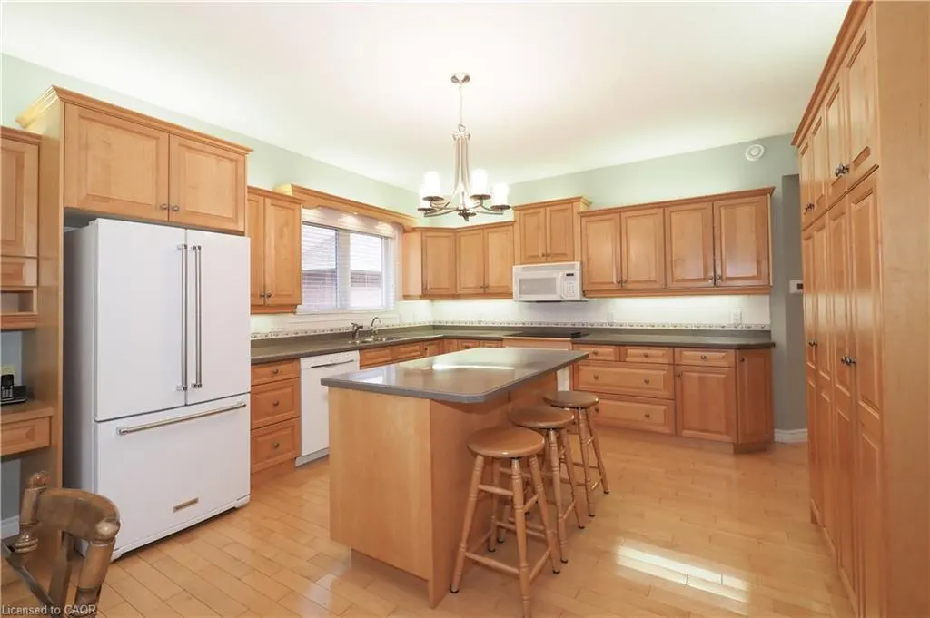 212 The Lions Gate