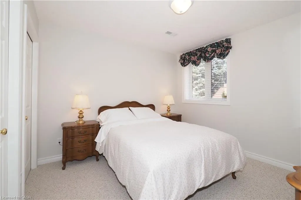 212 The Lions Gate