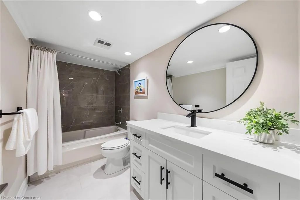 2210 Lakeshore Road, #104
