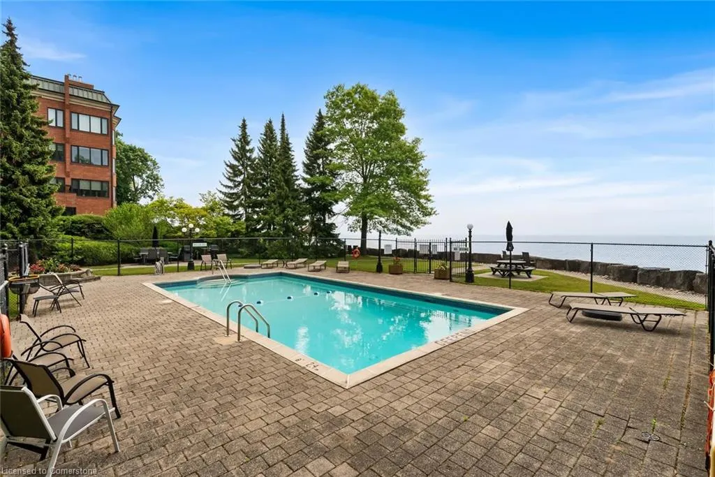 2210 Lakeshore Road, #104