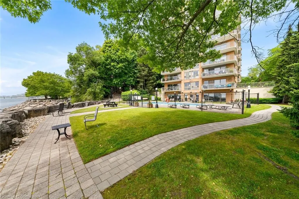 2210 Lakeshore Road, #104