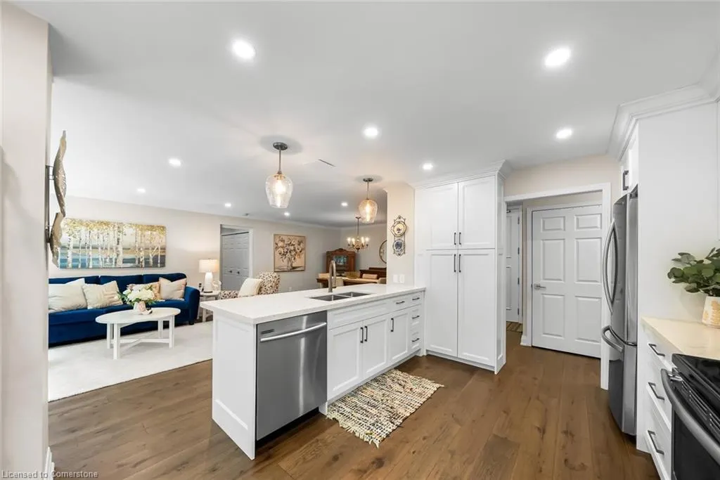 2210 Lakeshore Road, #104