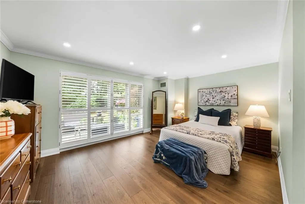 2210 Lakeshore Road, #104