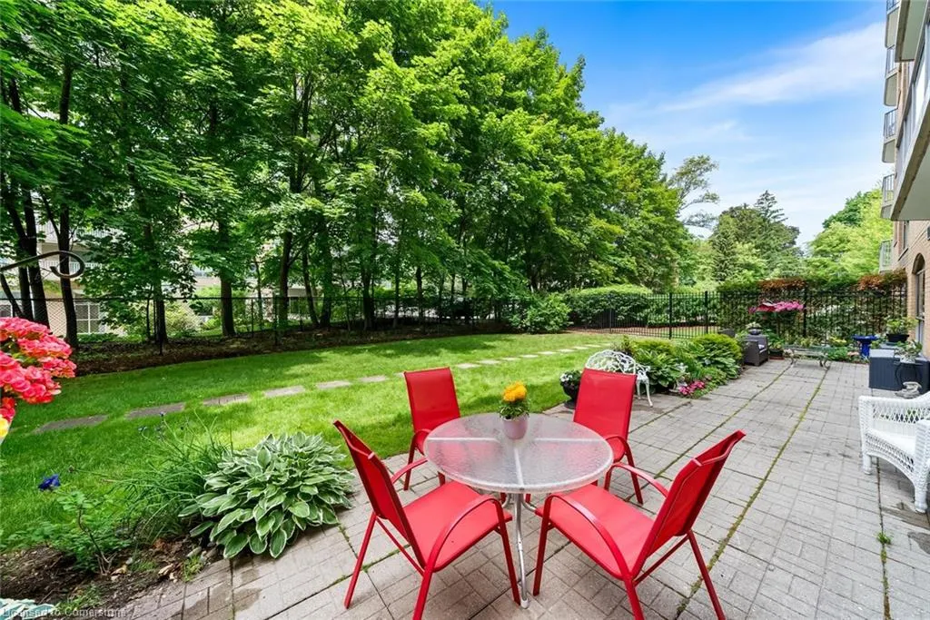 2210 Lakeshore Road, #104