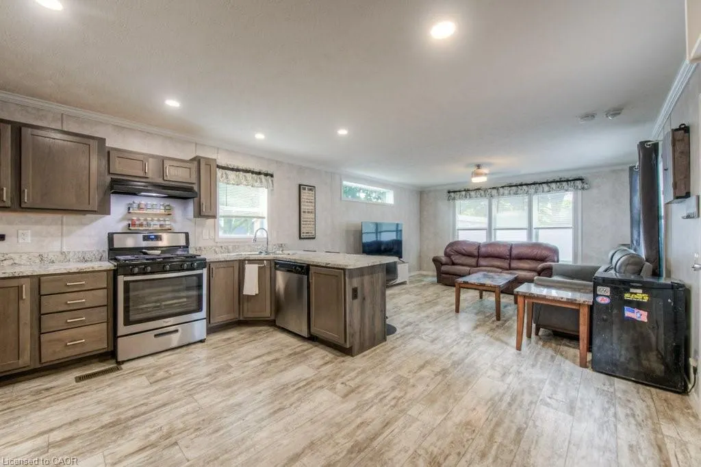 99 Fourth Concession Road, #517
