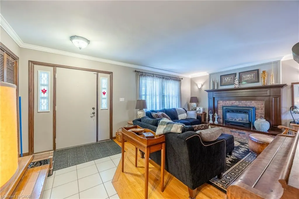 143 St James Street S