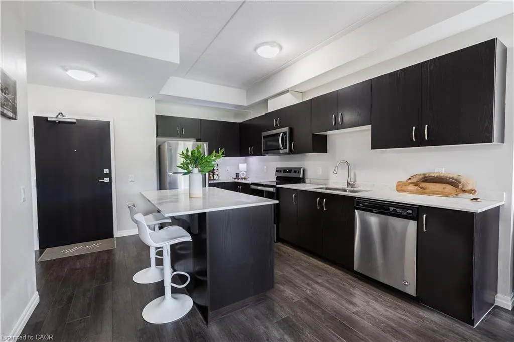 35 Kingsbury Square, #202