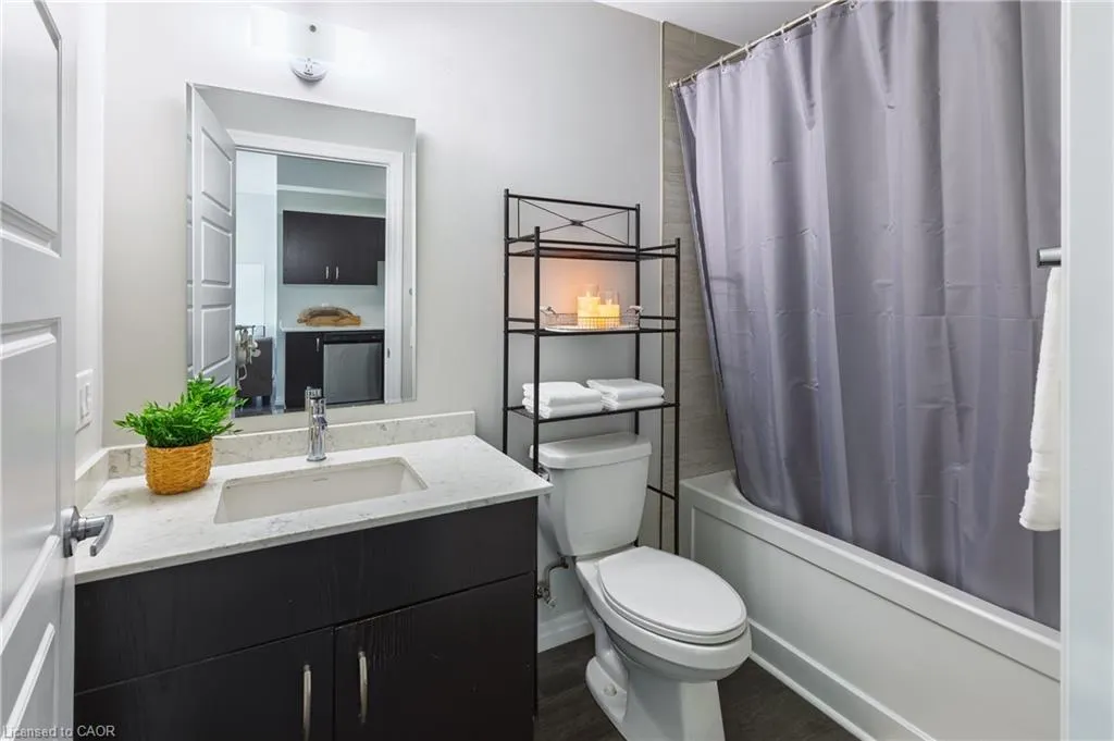 35 Kingsbury Square, #202
