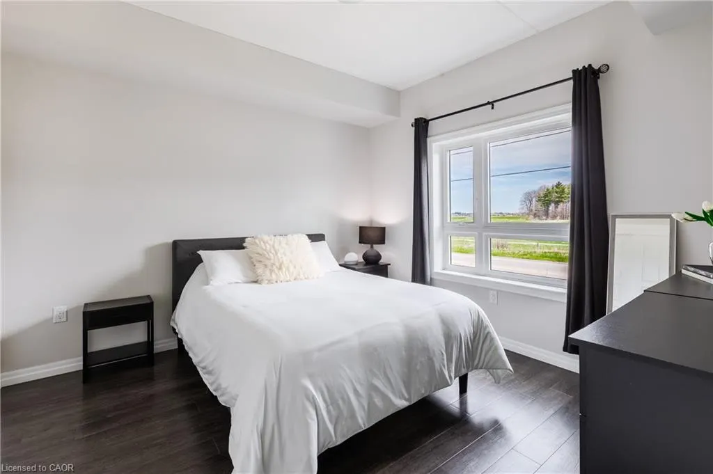 35 Kingsbury Square, #202