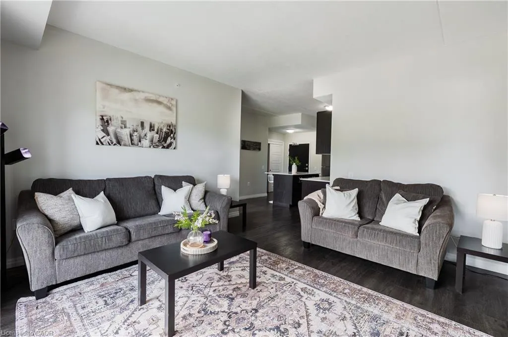 35 Kingsbury Square, #202
