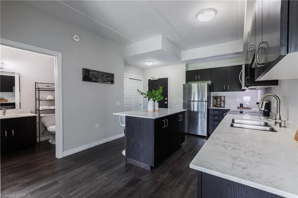 35 Kingsbury Square, #202