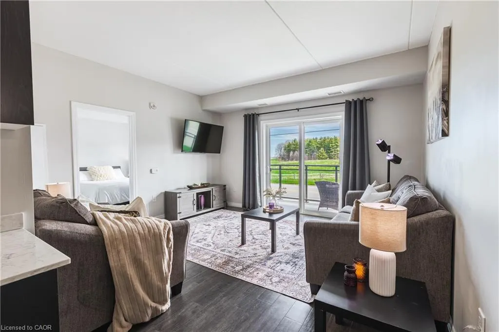 35 Kingsbury Square, #202