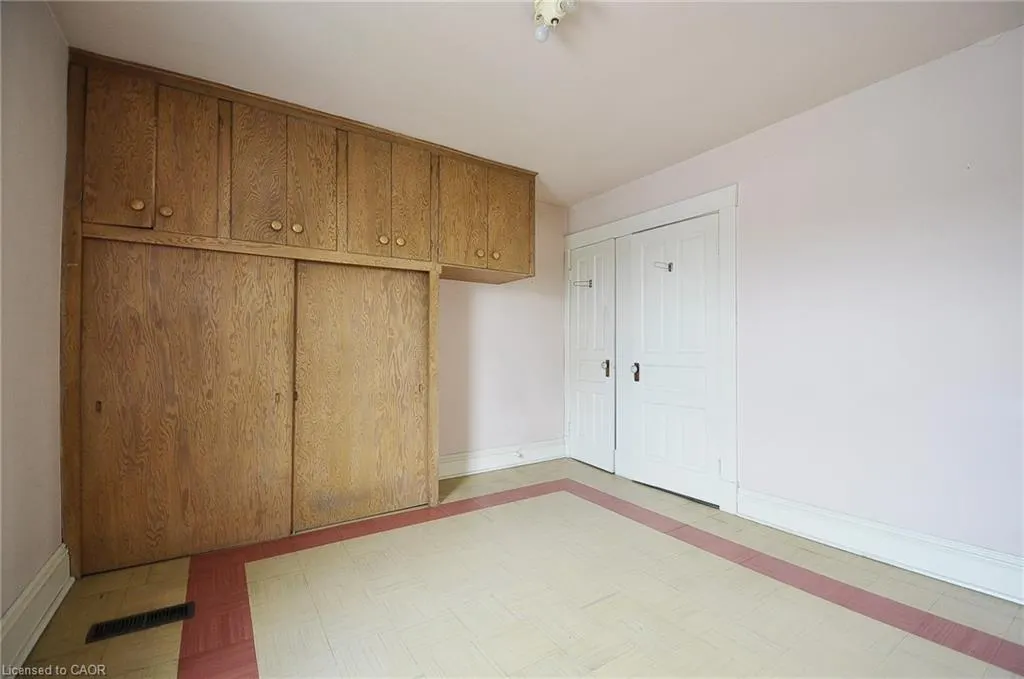 83 Shade Street