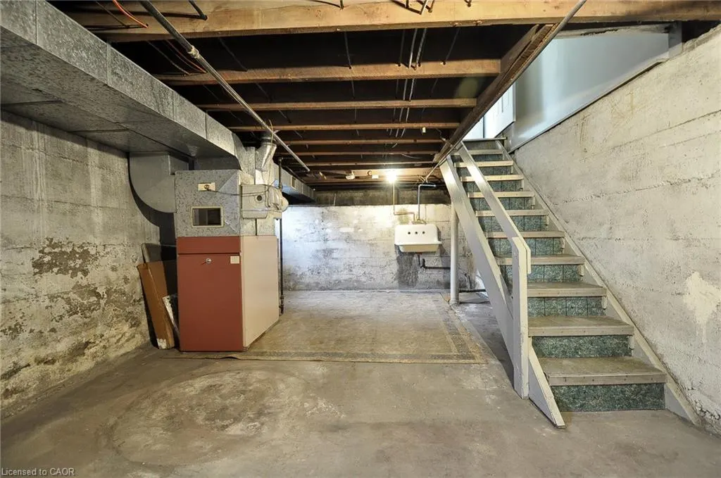 83 Shade Street
