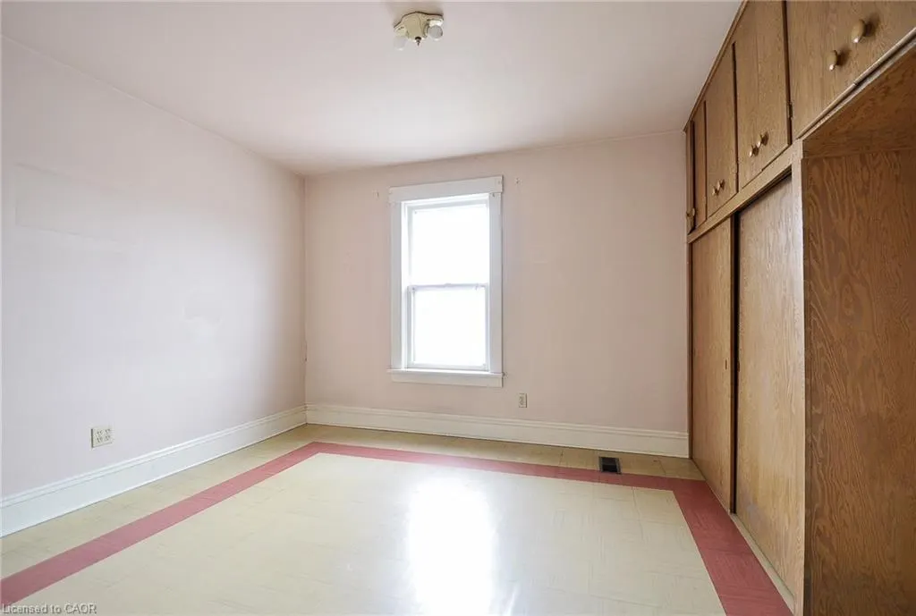 83 Shade Street