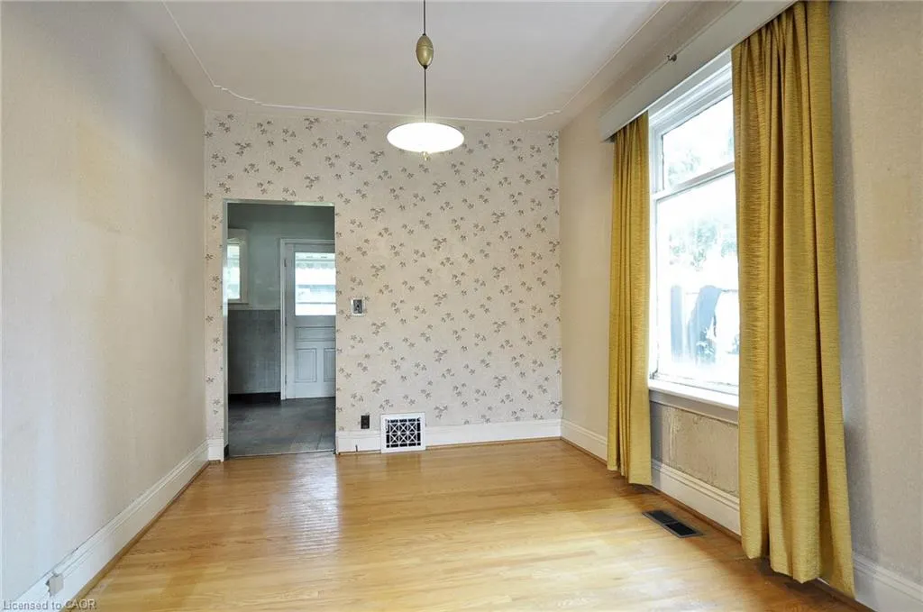 83 Shade Street