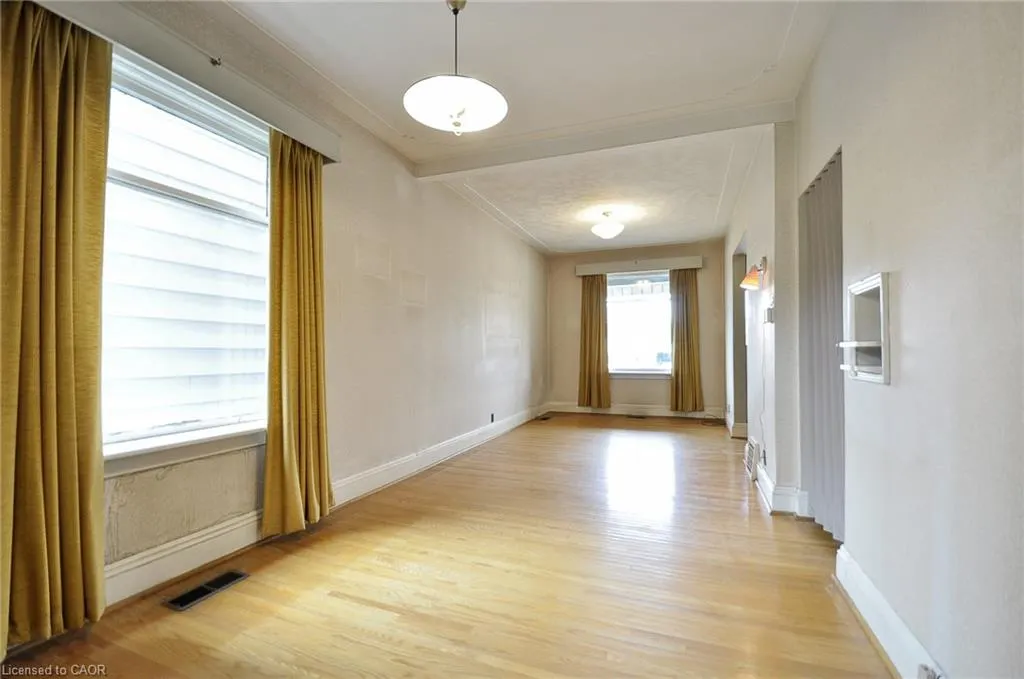 83 Shade Street
