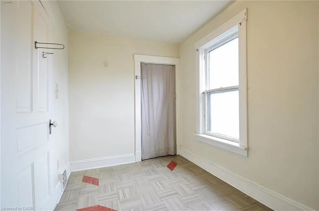 83 Shade Street