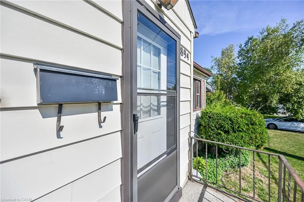894 Garth Street