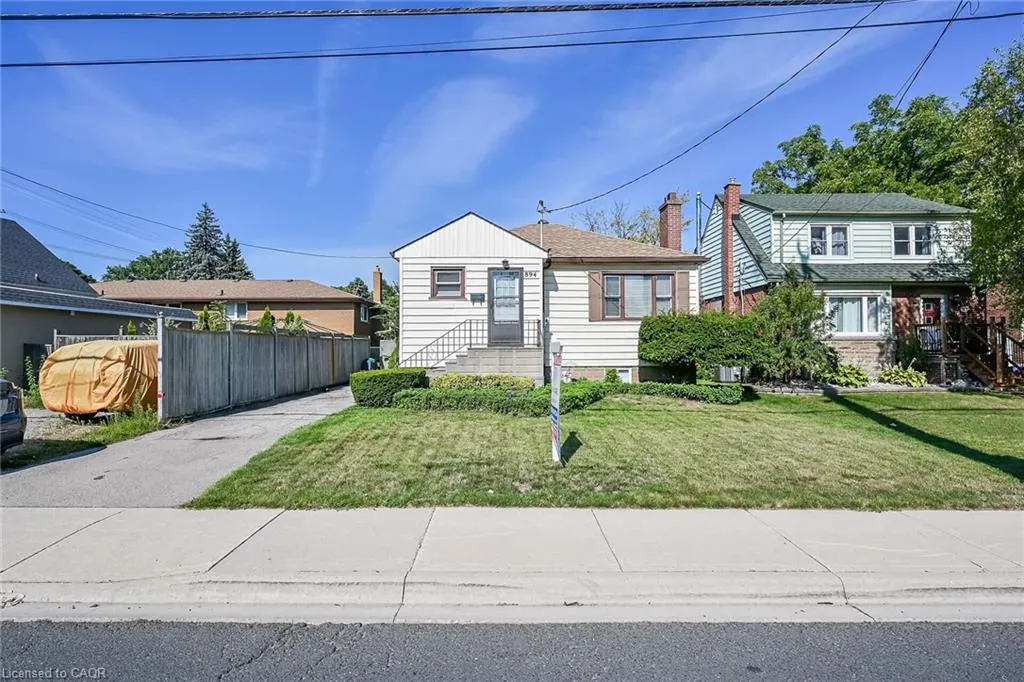 894 Garth Street
