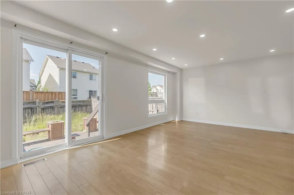 62 Foxglove Crescent