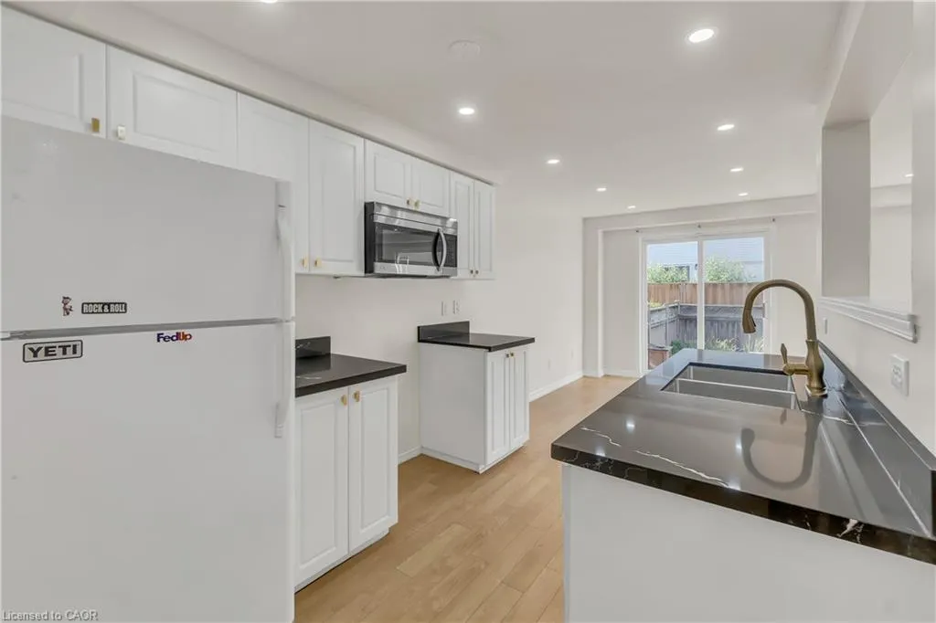 62 Foxglove Crescent