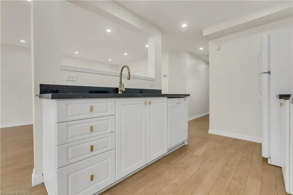 62 Foxglove Crescent