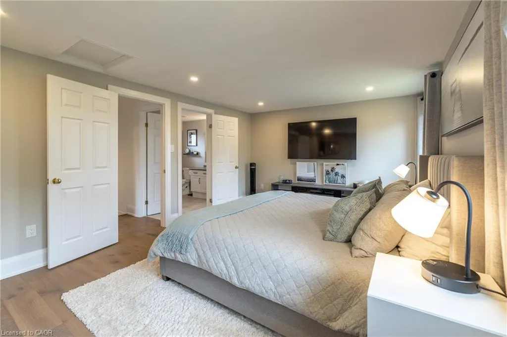 18 Maude Lane