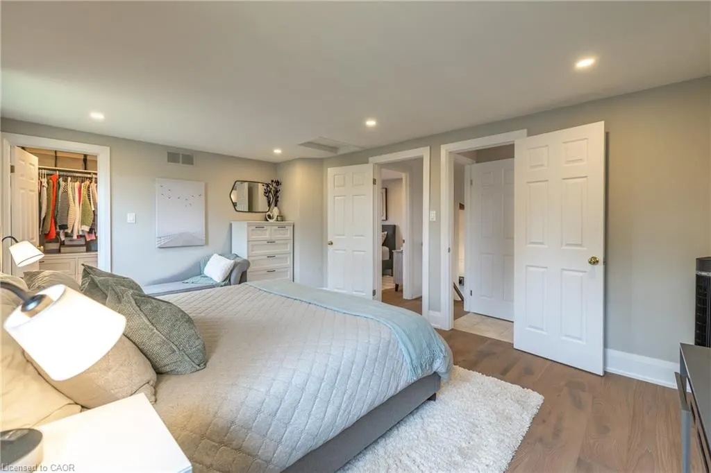 18 Maude Lane