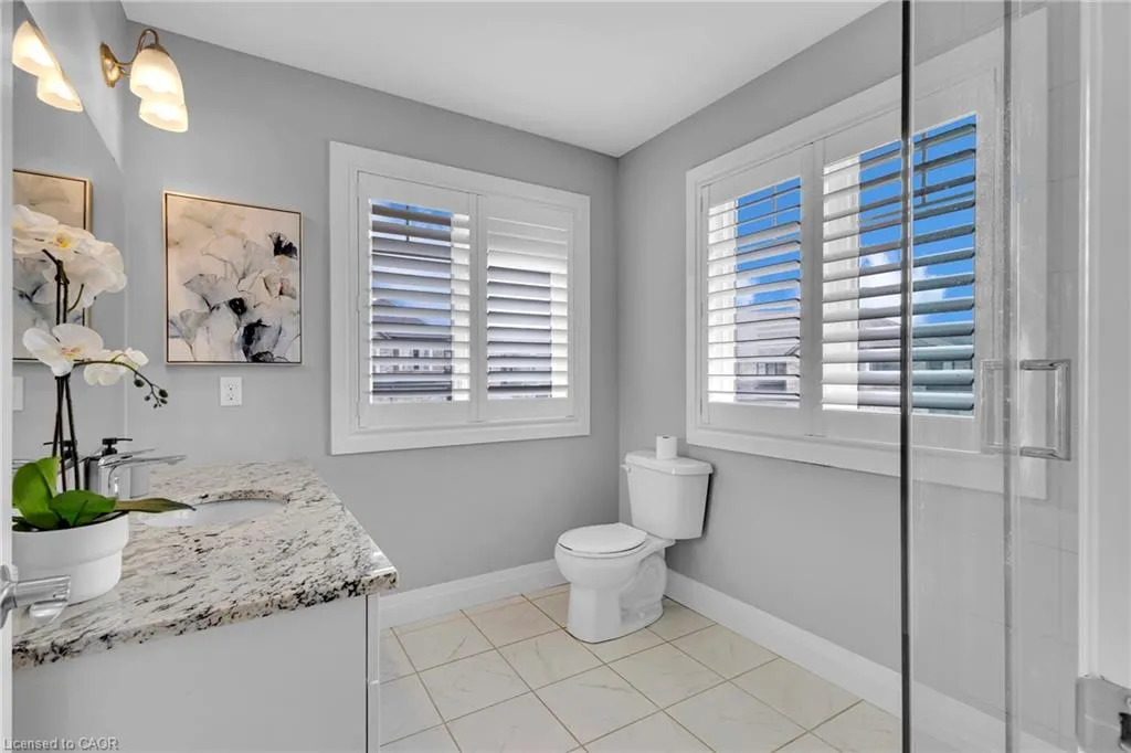 121 Hollybrook Trail