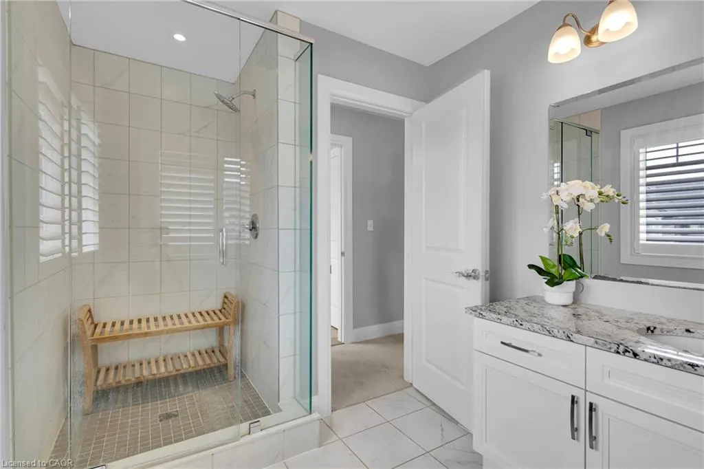 121 Hollybrook Trail