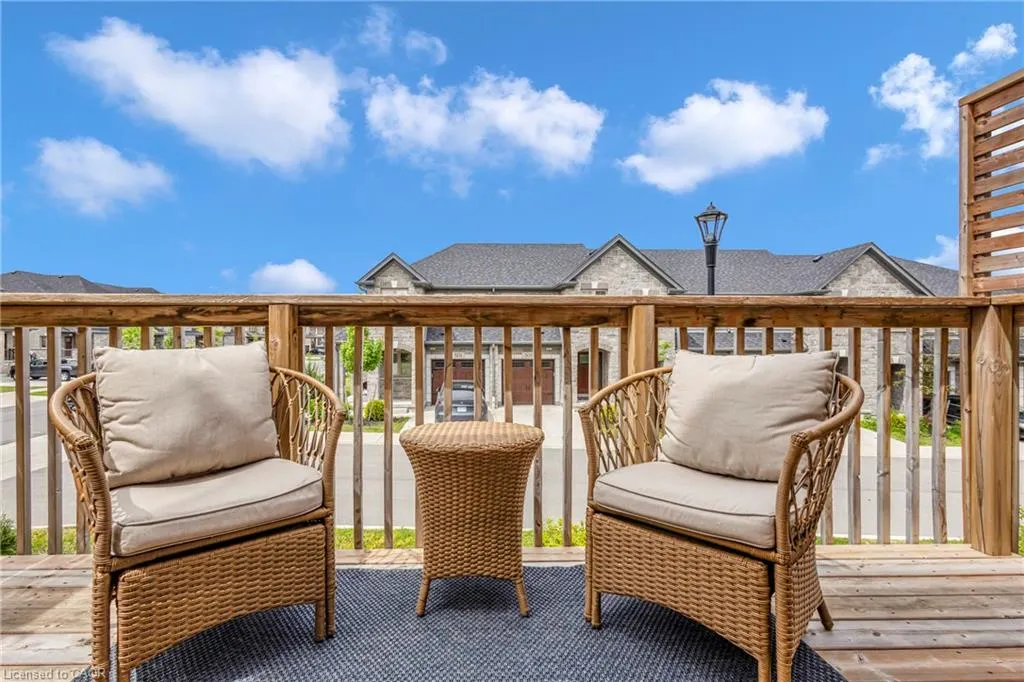 121 Hollybrook Trail