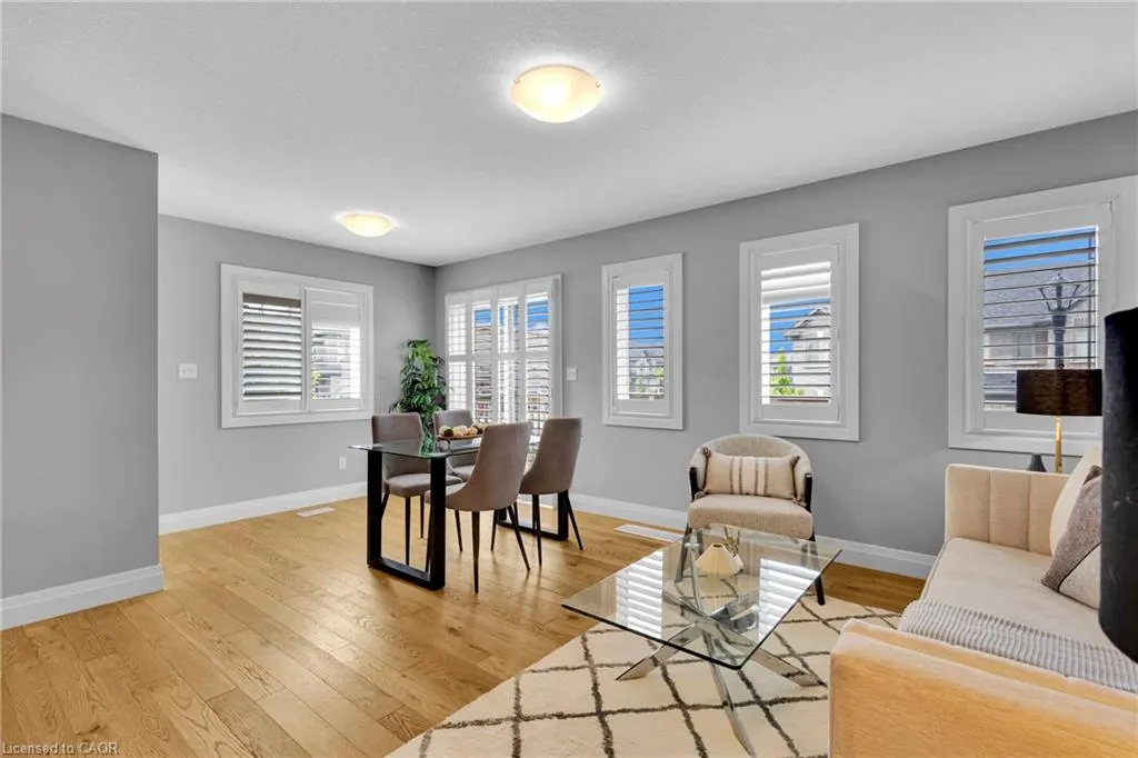 121 Hollybrook Trail