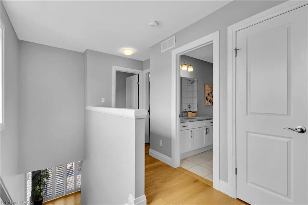 121 Hollybrook Trail