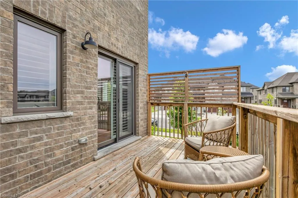 121 Hollybrook Trail