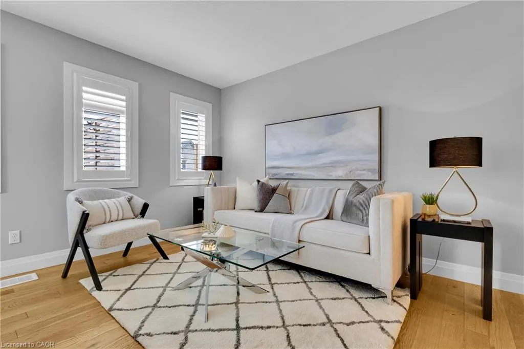121 Hollybrook Trail