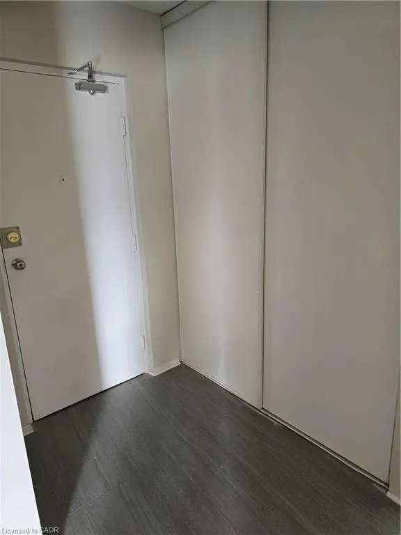 5291 Lakeshore Road, #101
