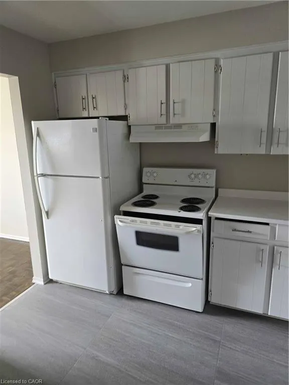 5291 Lakeshore Road, #101