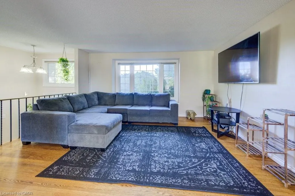 5888 Wellington Rd 7