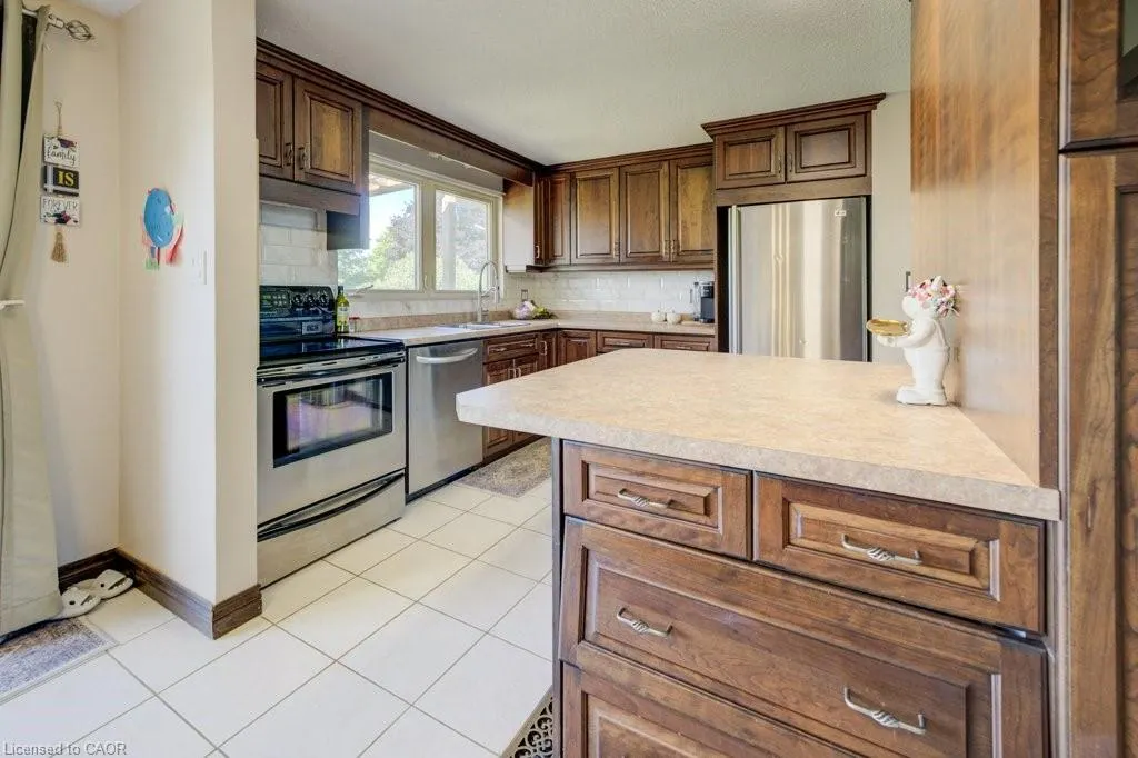 5888 Wellington Rd 7