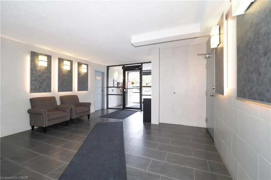 18 Holborn Court, #402